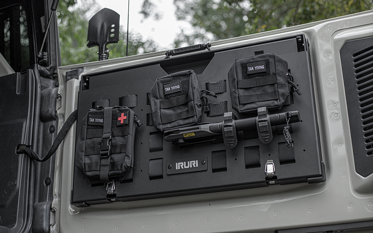 IRURI-RETURN Bronco Tailgate Multi-Function Table