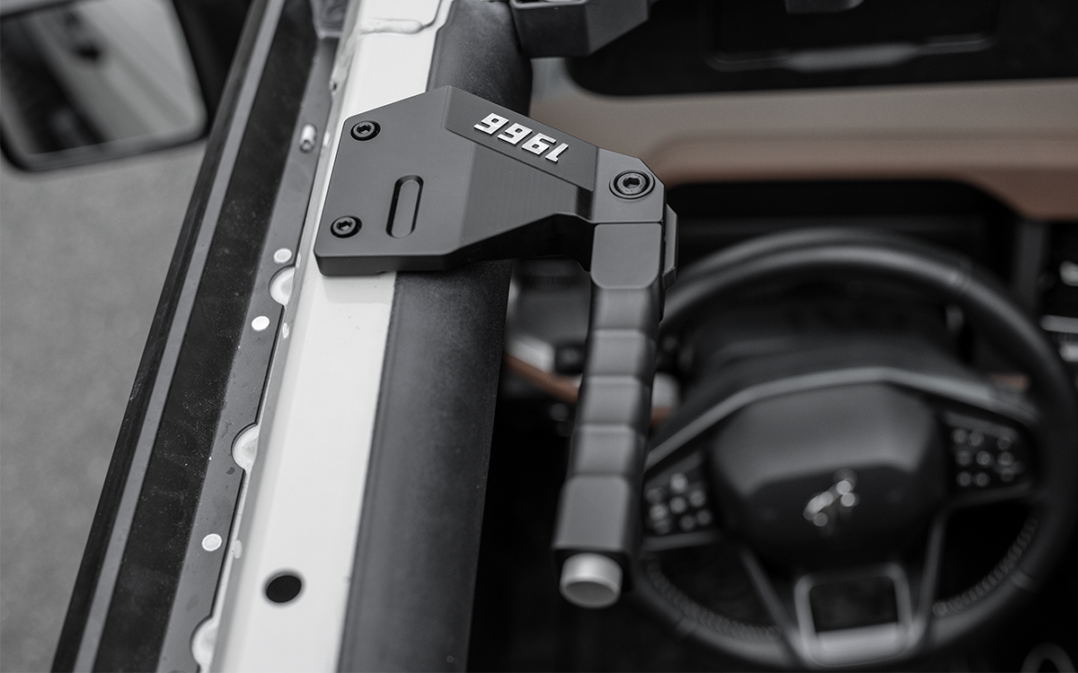 IRURI-RETURN Bronco Roof Access Grab Handle Set – Front（a pair）