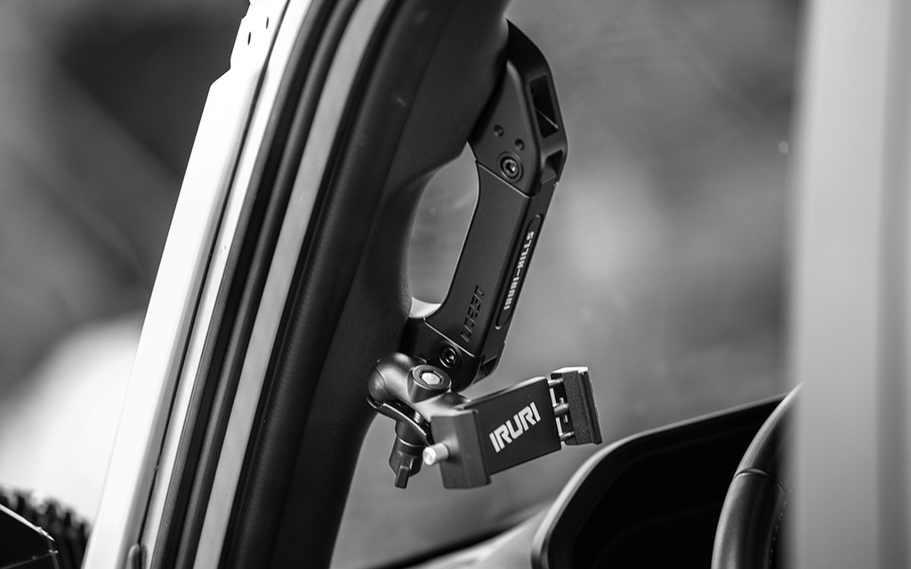IRURI-HILLS A-Pillar Grab Handles for Lexus GX550（a pair）