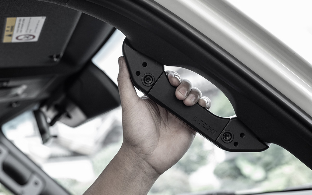 IRURI A-Pillar Grab Handles for Toyota Land Cruiser Prado LC250（a pair）
