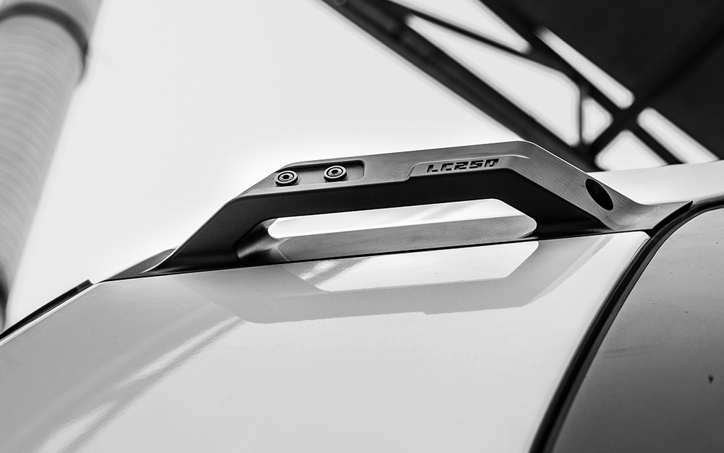 IRURI-HILLS D-Pillar Grab Handles for Lexus GX550（a pair）