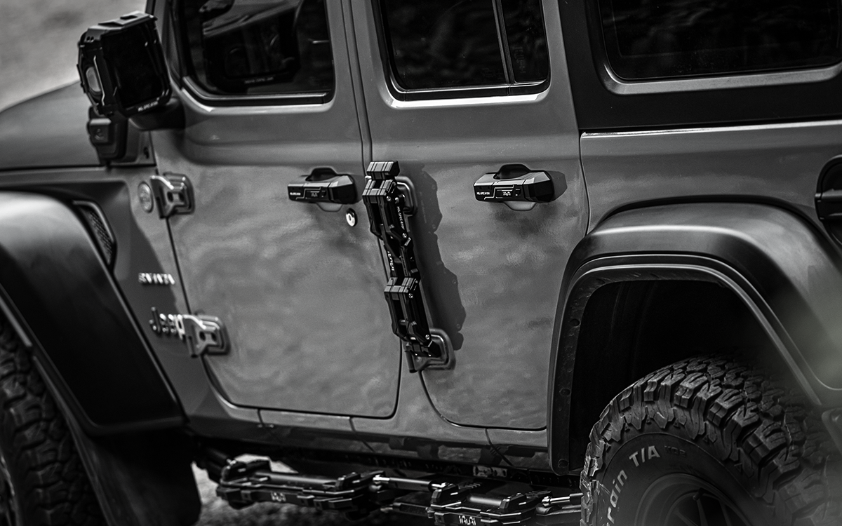 IRURI Rugged Side Ladder – Roof Access Ladder for Jeep Wrangler