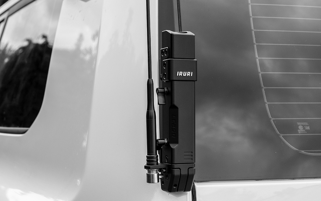 IRURI-HILLS Foldable Flag Pole Mount for Lexus GX550