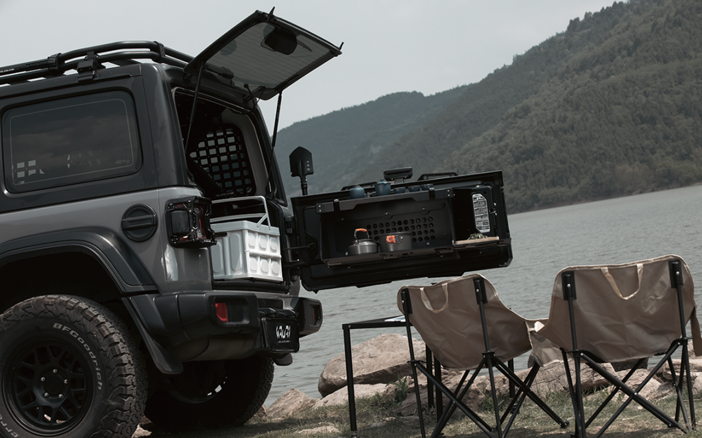 IRURI Rear Tailgate Multi-Function Platform for Jeep Wrangler