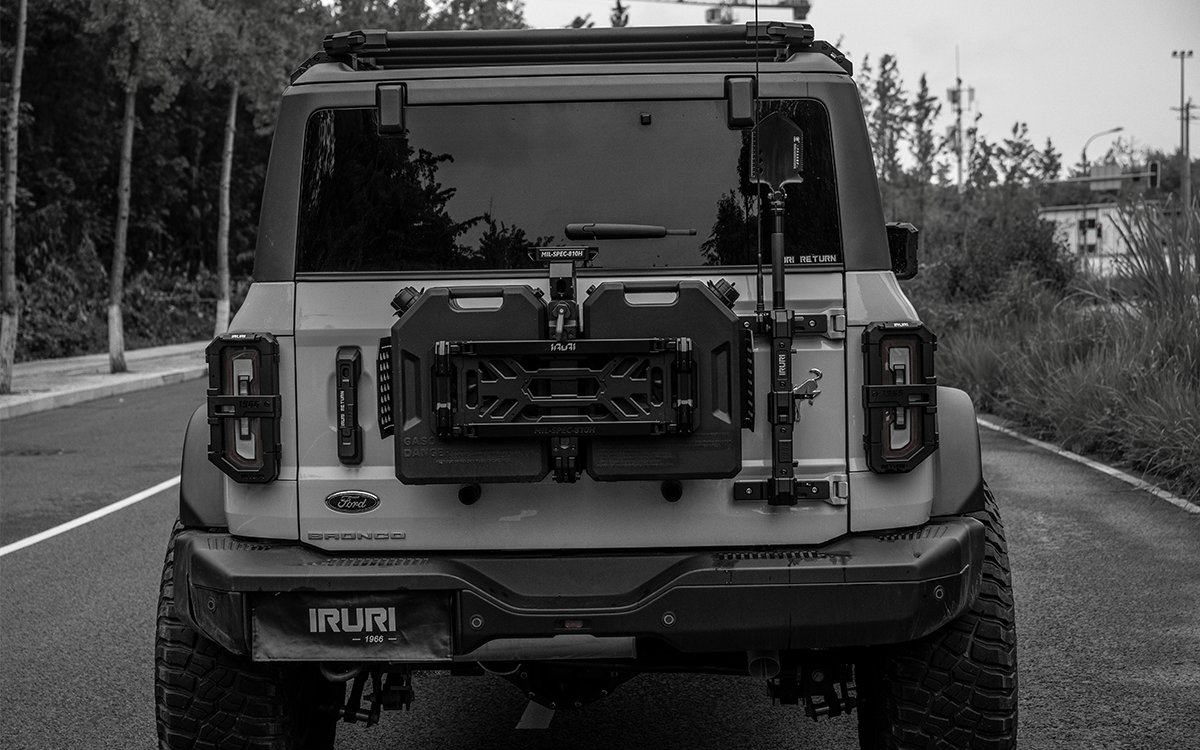 IRURI-RETURN Bronco Rear Flag Pole Mount